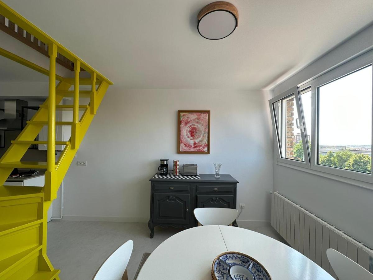 Design Apartment With Garage Santander Exterior photo